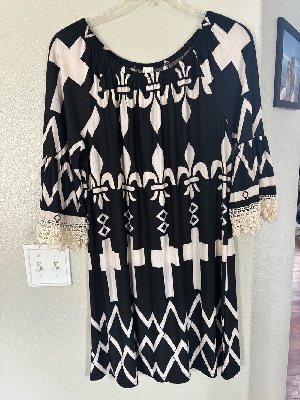 R. Rouge Size 3X Black Cream Medieval Print Bell Sleeve Shift Dress Whimsigoth